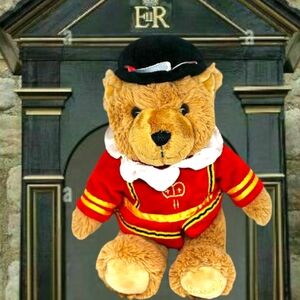 Harrod's Queen Elizabeth Brown Teddy Bear Red Royal Guard Beefeater Costume 10"